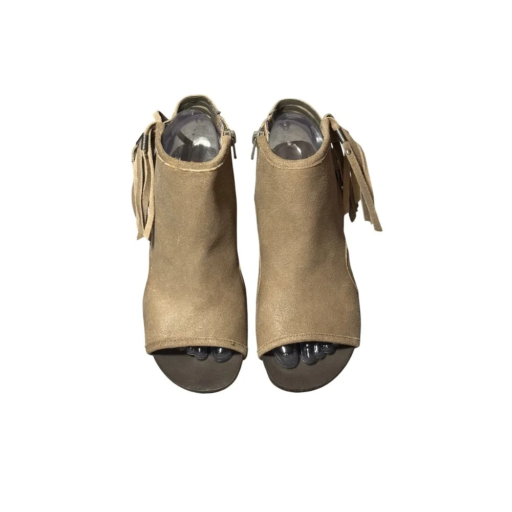 NWOT OTBT Nomadic Taupe Leather Fringe Peep Toe Wedge Booties W 7M Boho Sandals - Picture 2 of 8